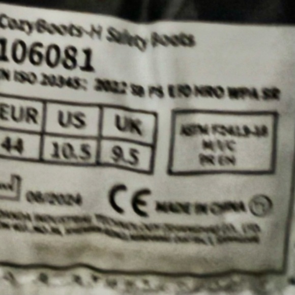 Tan High-Top Work Boots with Black Toe Cap and Rubber Sole - Picture 6 of 6